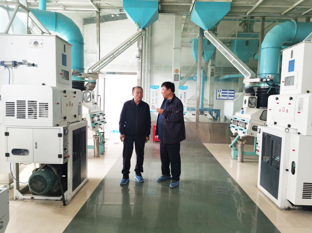 林永亮執(zhí)行會(huì)長(zhǎng)到協(xié)會(huì)副會(huì)長(zhǎng)單位、龍鼎（內(nèi)蒙古）農(nóng)業(yè)股份有限公司學(xué)習(xí)調(diào)研