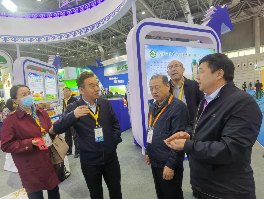 內(nèi)蒙古1400多種有機、綠色農(nóng)畜產(chǎn)品亮相中國綠色食品博覽會和中國國際有機食品博覽會